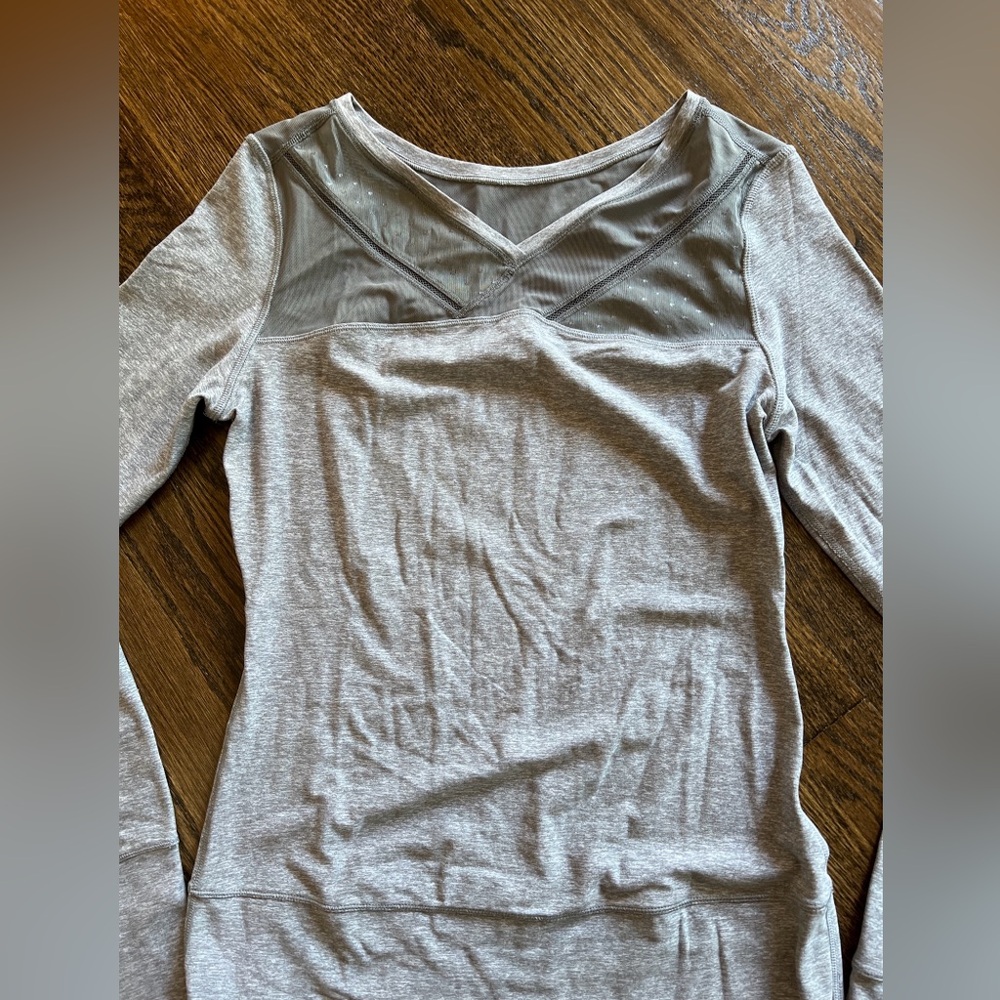 Lululemon Athletic Just Breathe Long Sleeve Mesh Panel Tee Shirt Top No Size, 8?